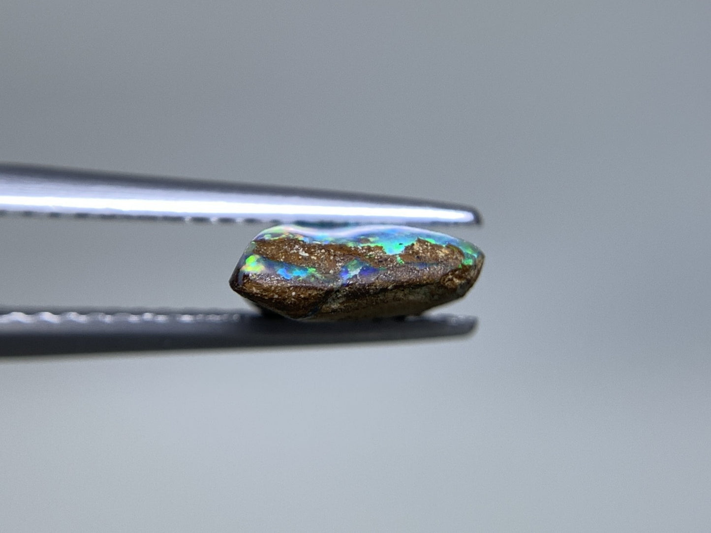 ボルダーオパール 天然 2.293ct 宝石ソーティング付き 14.0㎜×7.8㎜×3.1㎜ ルース（ 裸石 ） 7470Y