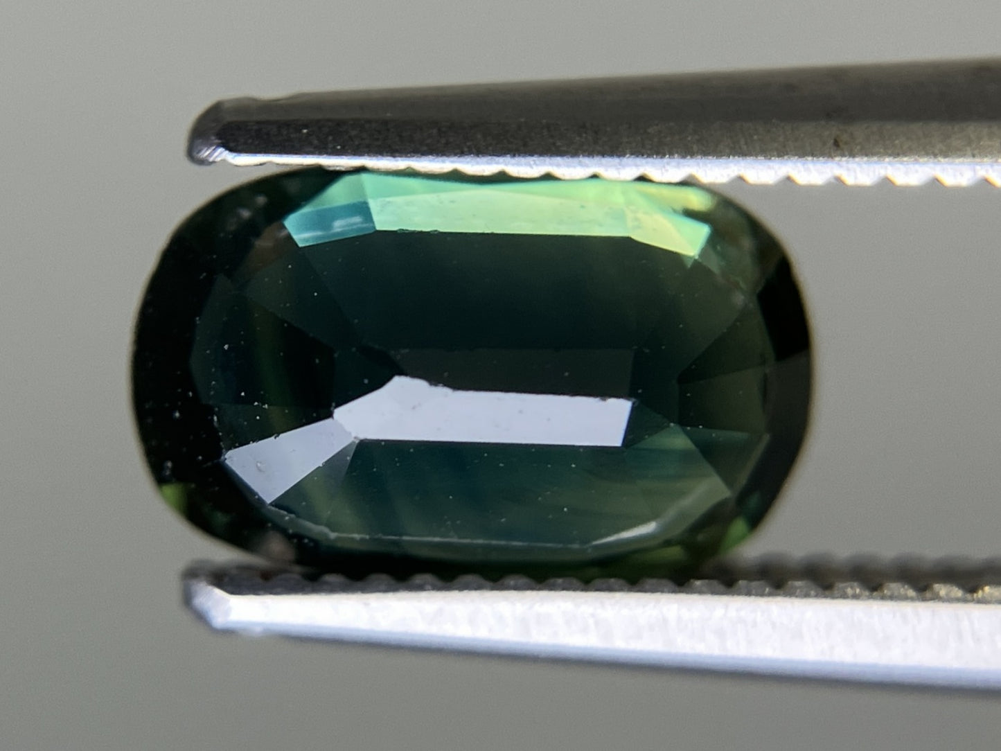 サファイア 天然 2.006ct 中央宝石ソーティング付き 9.15㎜×5.74㎜×4.00㎜ ルース（ 裸石 ） 6026YY