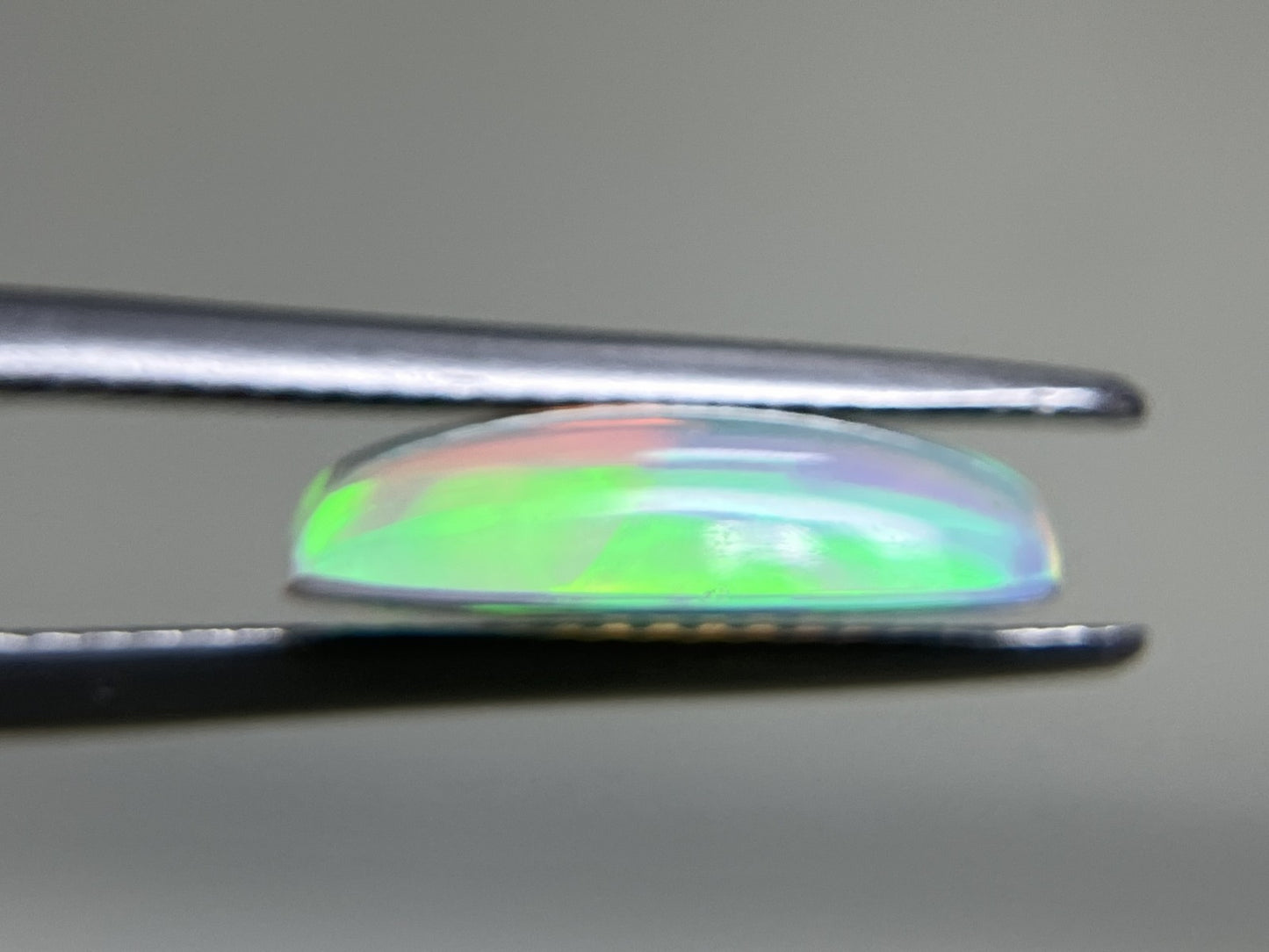 オパール 2.860ct 宝石ソーティング付き  13.5㎜×9.1㎜×3.8㎜  ルース（ 裸石 ） 3881YY