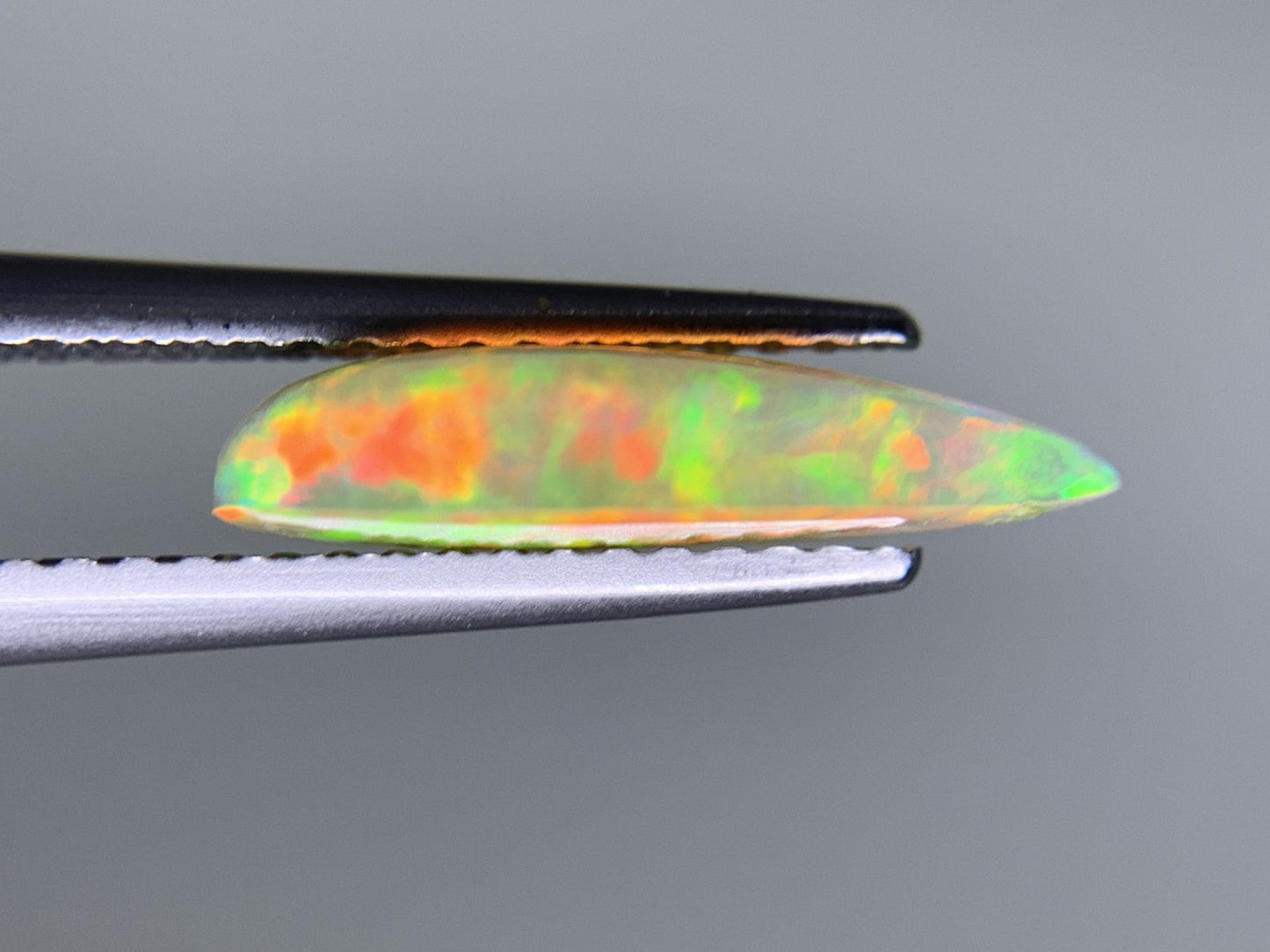 オパール 1.650ct 宝石ソーティング付き  14.0㎜×7.1㎜×3.2㎜  ルース（ 裸石 ） 3357Y