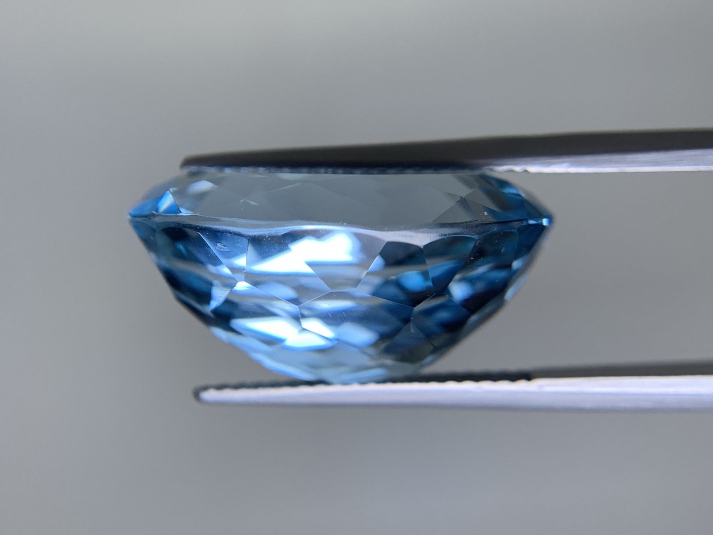 ブルートパーズ 天然 26.285ct 宝石ソーティング付き 20.9㎜×14.8㎜×10.6㎜ ルース（ 裸石 ） 6671Y