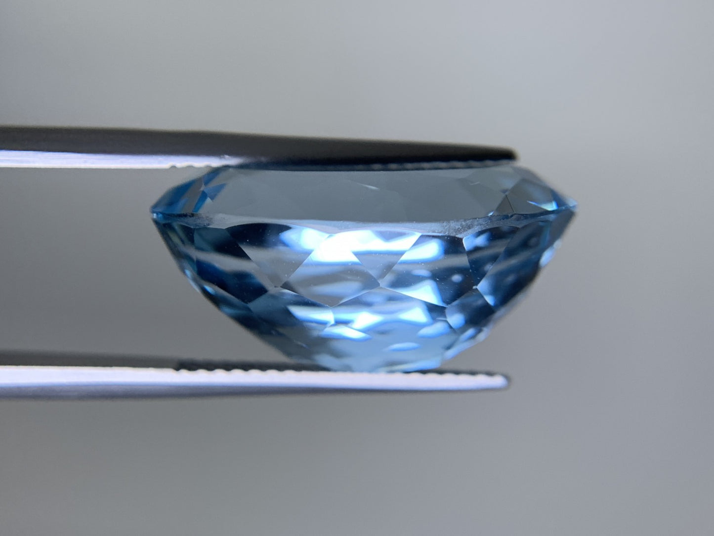 ブルートパーズ 天然 26.285ct 宝石ソーティング付き 20.9㎜×14.8㎜×10.6㎜ ルース（ 裸石 ） 6671Y
