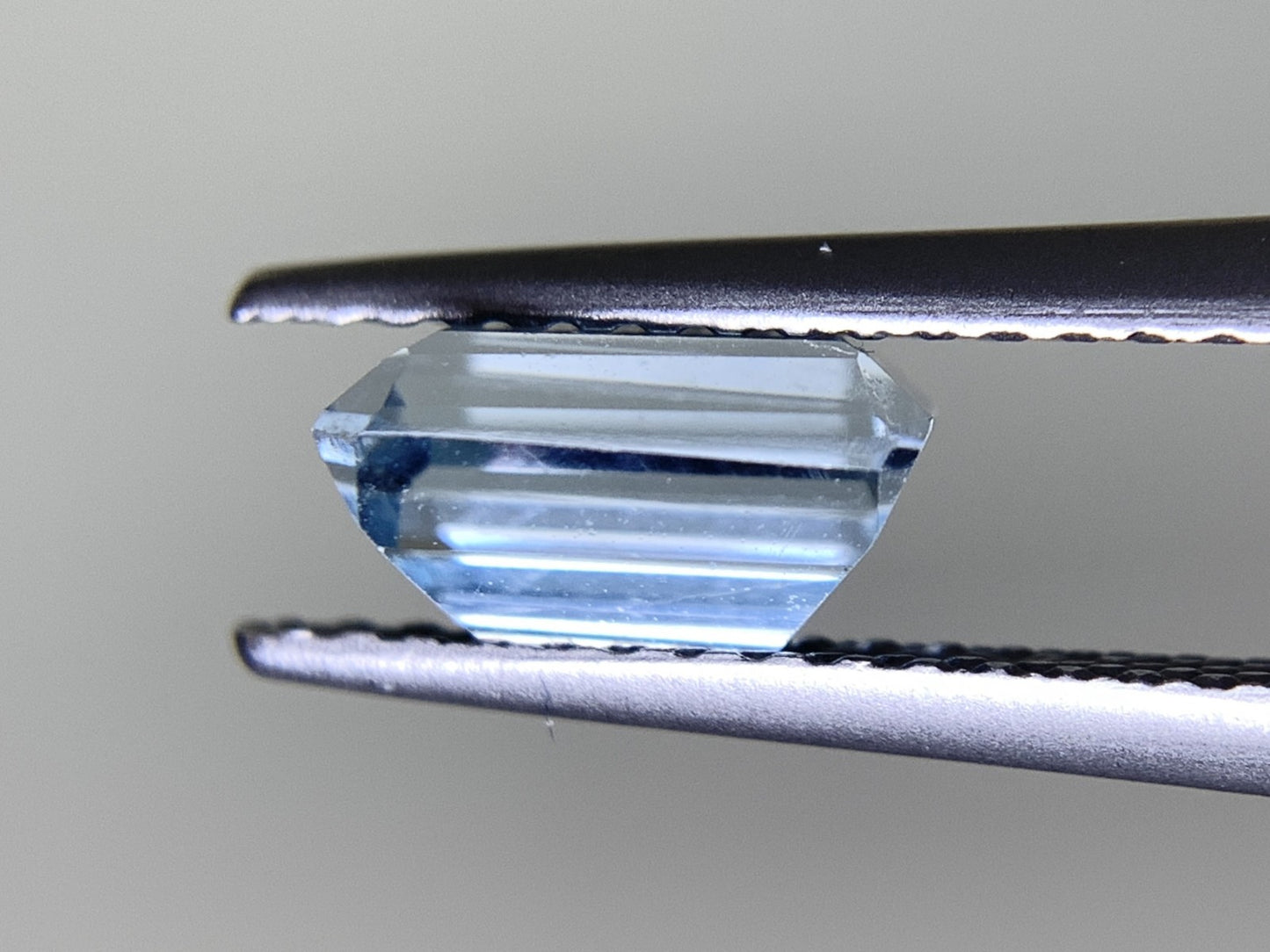 アクアマリン 1.362ct  宝石ソーティング付き  7.4㎜×5.7㎜×4.0㎜  天然 ルース（ 裸石 ） 4770Y