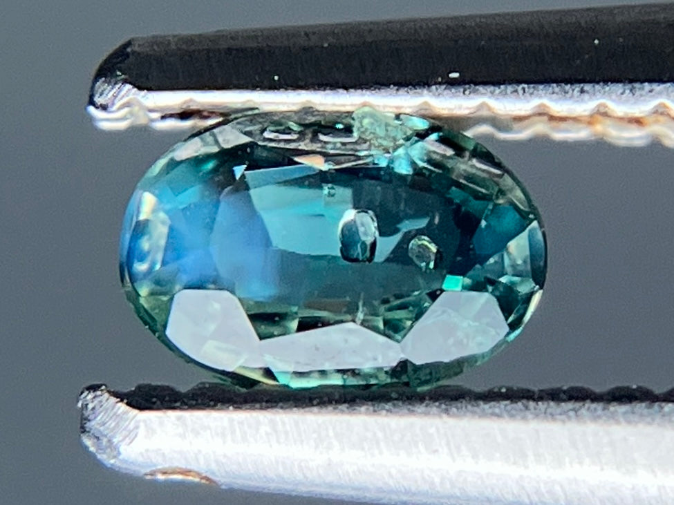 アレキサンドライト 天然 0.180ct 中央宝石ソーティング付き 4.41㎜×3.13㎜×1.60㎜ ルース（ 裸石 ） 6338YY