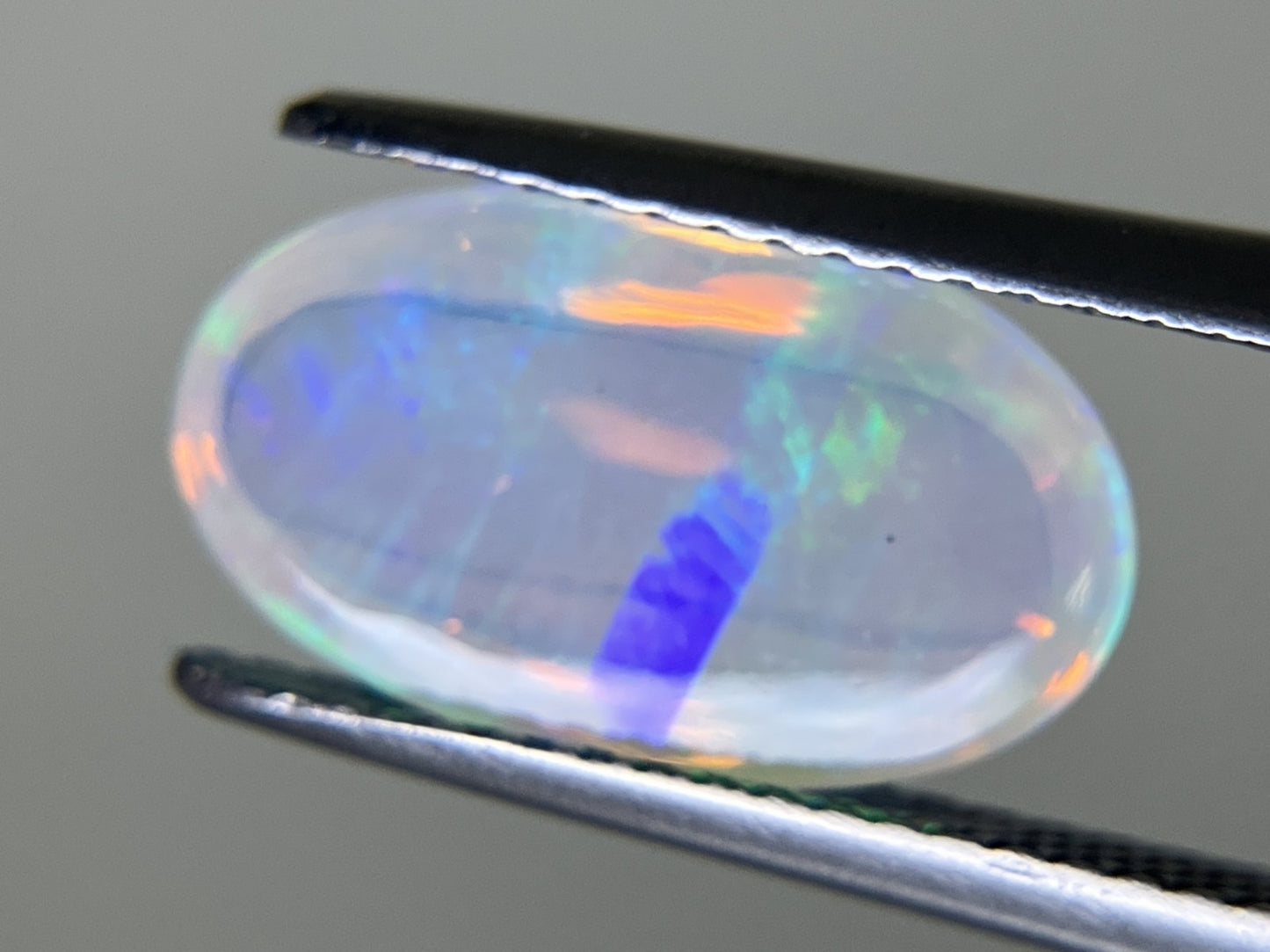 オパール 2.435ct 宝石ソーティング付き  13.6㎜×7.8㎜×5.0㎜  ルース（ 裸石 ） 3902YY