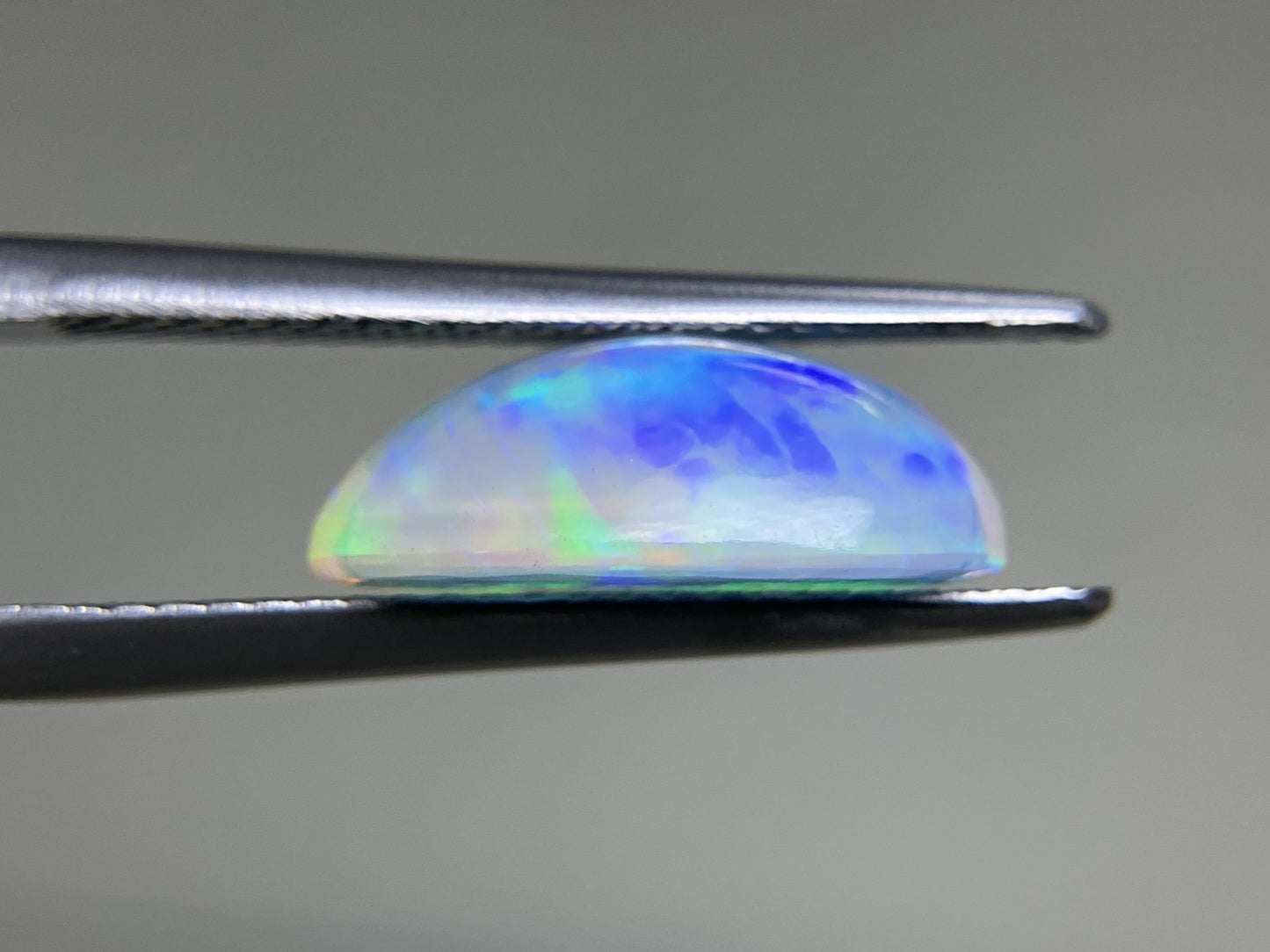 オパール 2.435ct 宝石ソーティング付き  13.6㎜×7.8㎜×5.0㎜  ルース（ 裸石 ） 3902YY