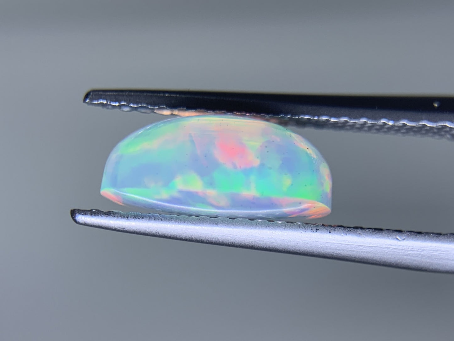 オパール 1.899ct 宝石ソーティング付き  10.3㎜×8.1㎜×4.6㎜  ルース（ 裸石 ） 3353Y