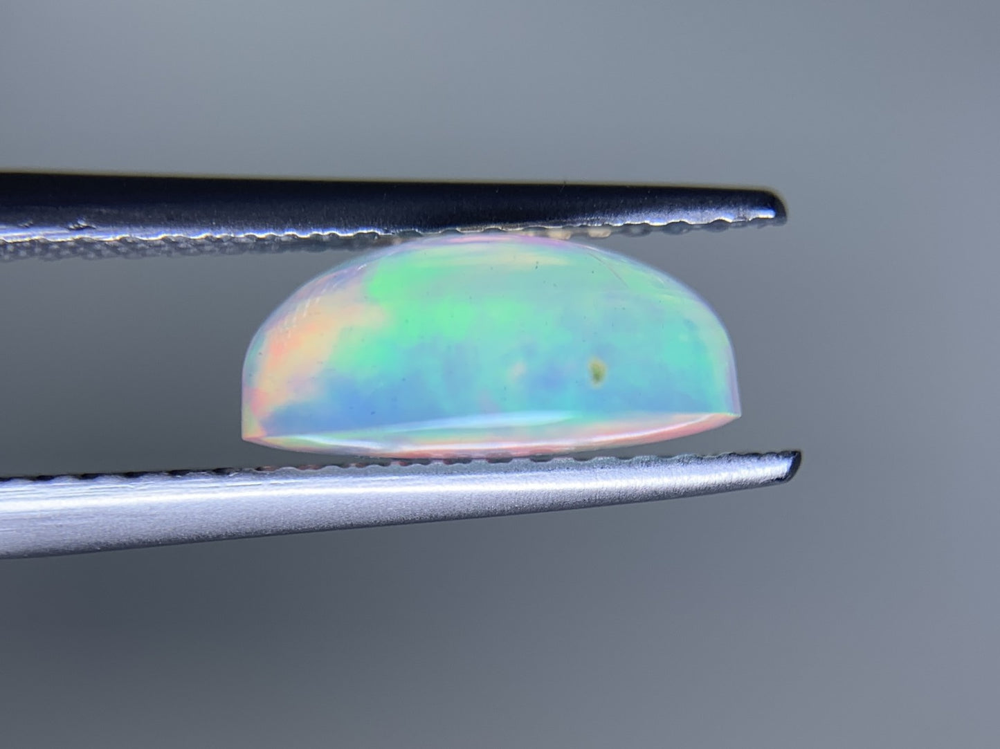 オパール 1.899ct 宝石ソーティング付き  10.3㎜×8.1㎜×4.6㎜  ルース（ 裸石 ） 3353Y