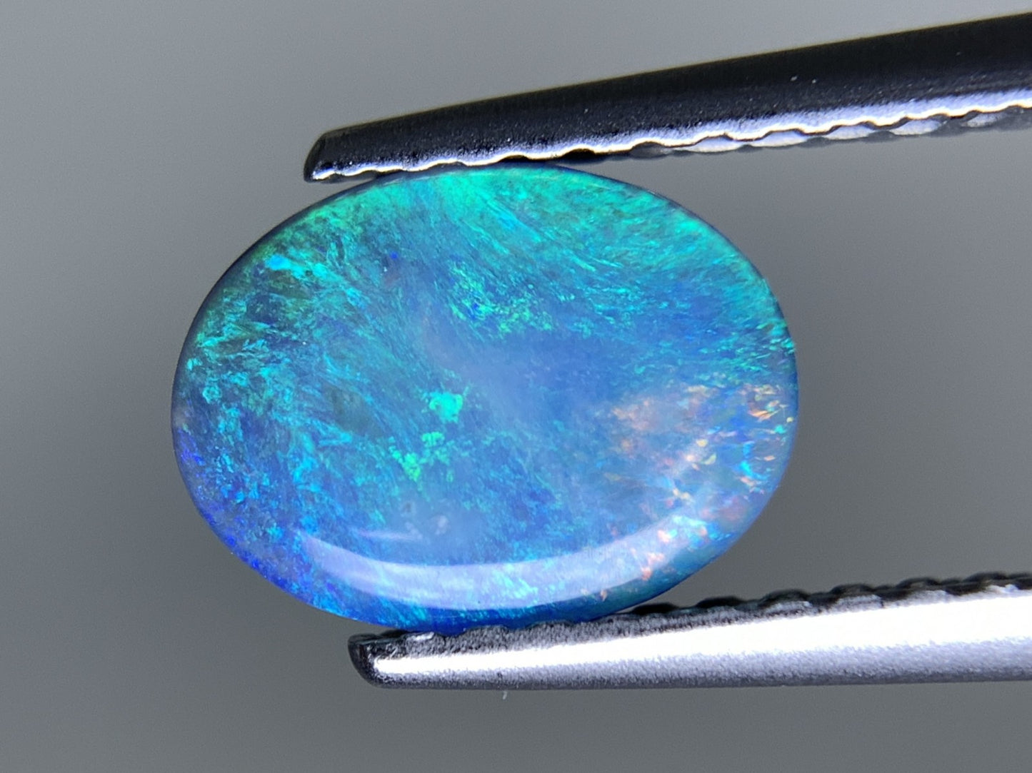 ブラックオパール 天然 0.615ct 宝石ソーティング付き 8.0㎜×6.1㎜×1.8㎜ ルース（ 裸石 ） 7393Y
