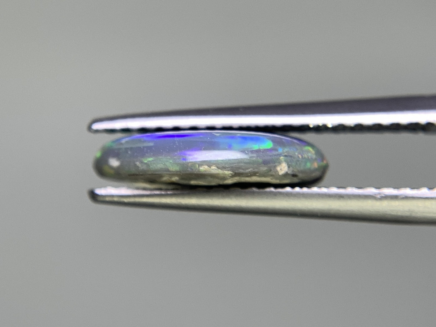 ブラックオパール 2.121ct 宝石ソーティング付き  11.9㎜×9.7㎜×3.0㎜ ルース（ 裸石 ） 2327Y