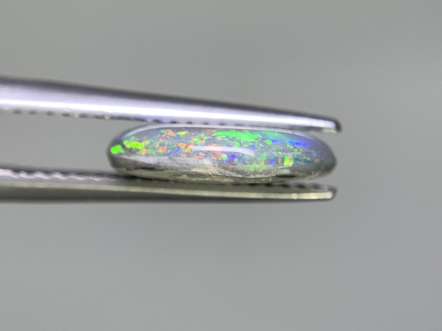 ブラックオパール 2.121ct 宝石ソーティング付き  11.9㎜×9.7㎜×3.0㎜ ルース（ 裸石 ） 2327Y