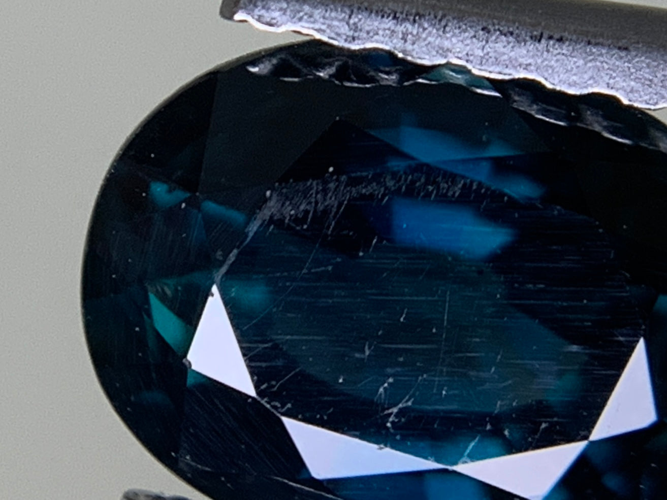 サファイア 1.625ct  宝石ソーティング付き  7.8㎜×5.9㎜×3.9㎜  ルース（ 裸石 ） 3207Y