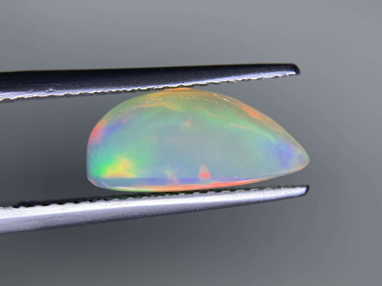 オパール 3.228ct 宝石ソーティング付き  13.2㎜×8.5㎜×6.1㎜  ルース（ 裸石 ） 3372Y
