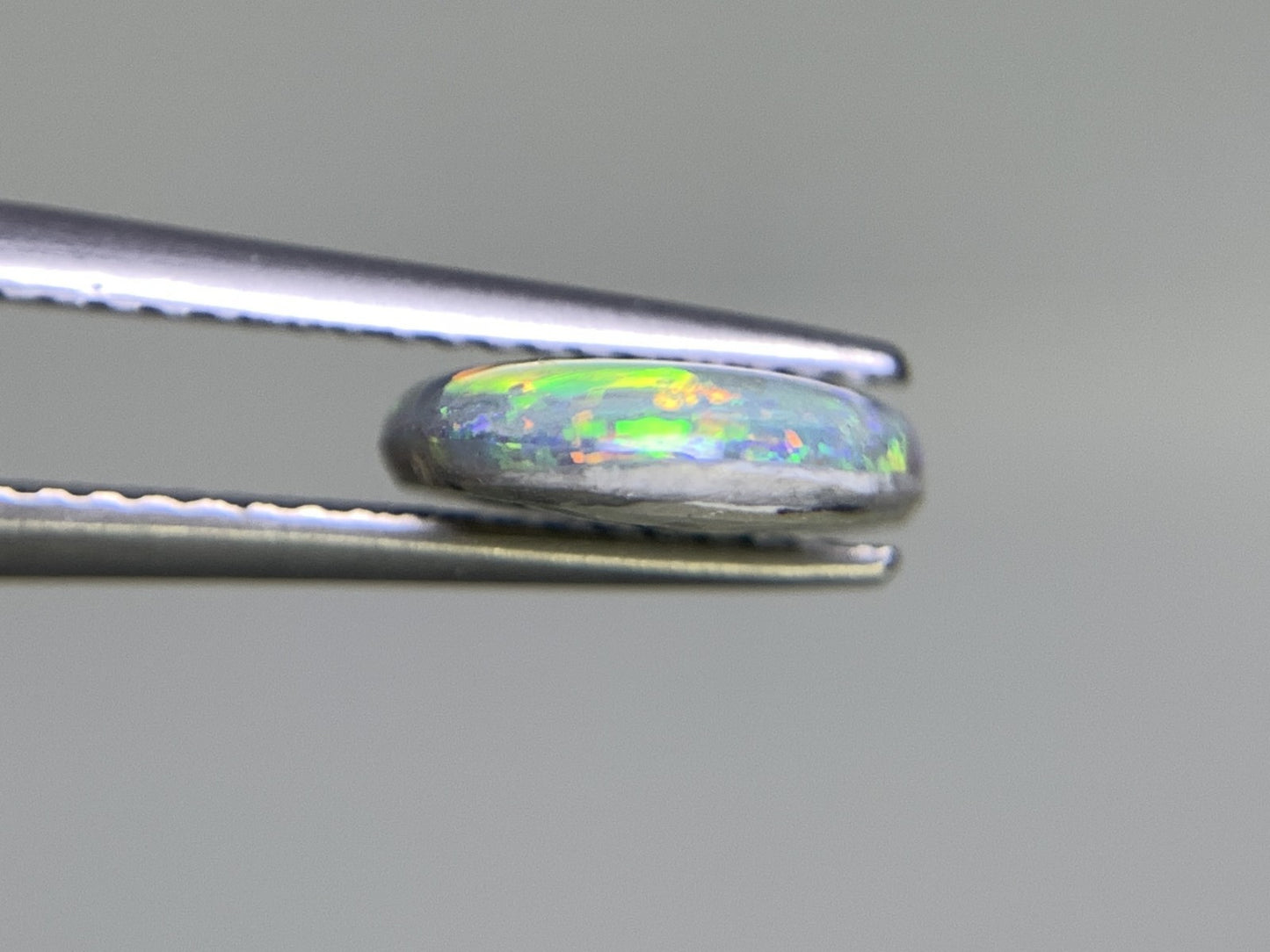 ブラックオパール 2.121ct 宝石ソーティング付き  11.9㎜×9.7㎜×3.0㎜ ルース（ 裸石 ） 2327Y