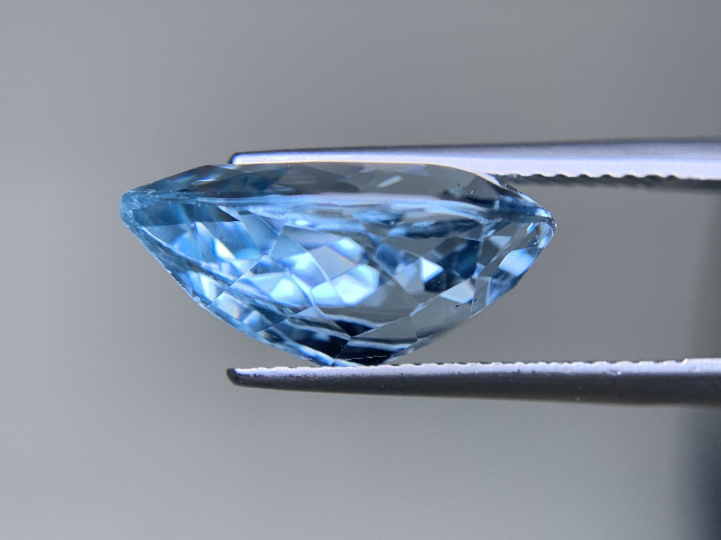 ブルートパーズ 天然 10.032ct 宝石ソーティング付き 16.0㎜×12.0㎜×7.4㎜ ルース（ 裸石 ） 6675Y