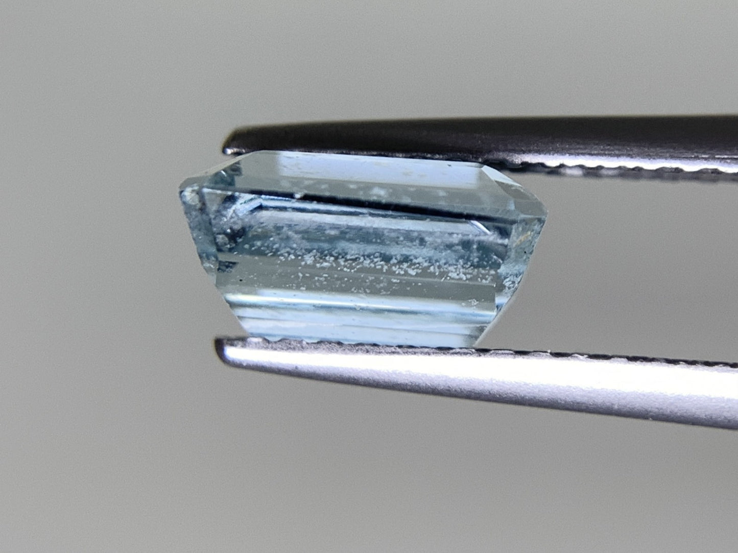 アクアマリン 1.663ct  宝石ソーティング付き  7.8㎜×6.4㎜×4.2㎜  天然 ルース（ 裸石 ） 4776Y