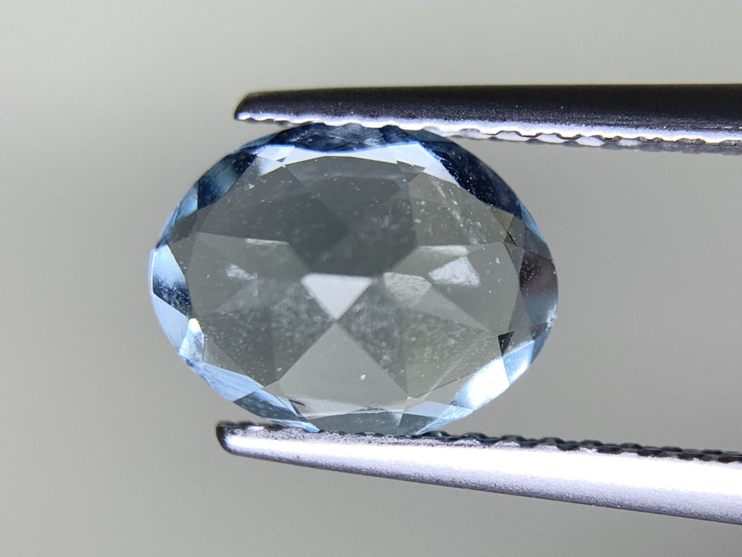 アクアマリン 1.388ct  宝石ソーティング付き  8.9㎜×7.0㎜×4.3㎜  天然 ルース（ 裸石 ） 4734Y