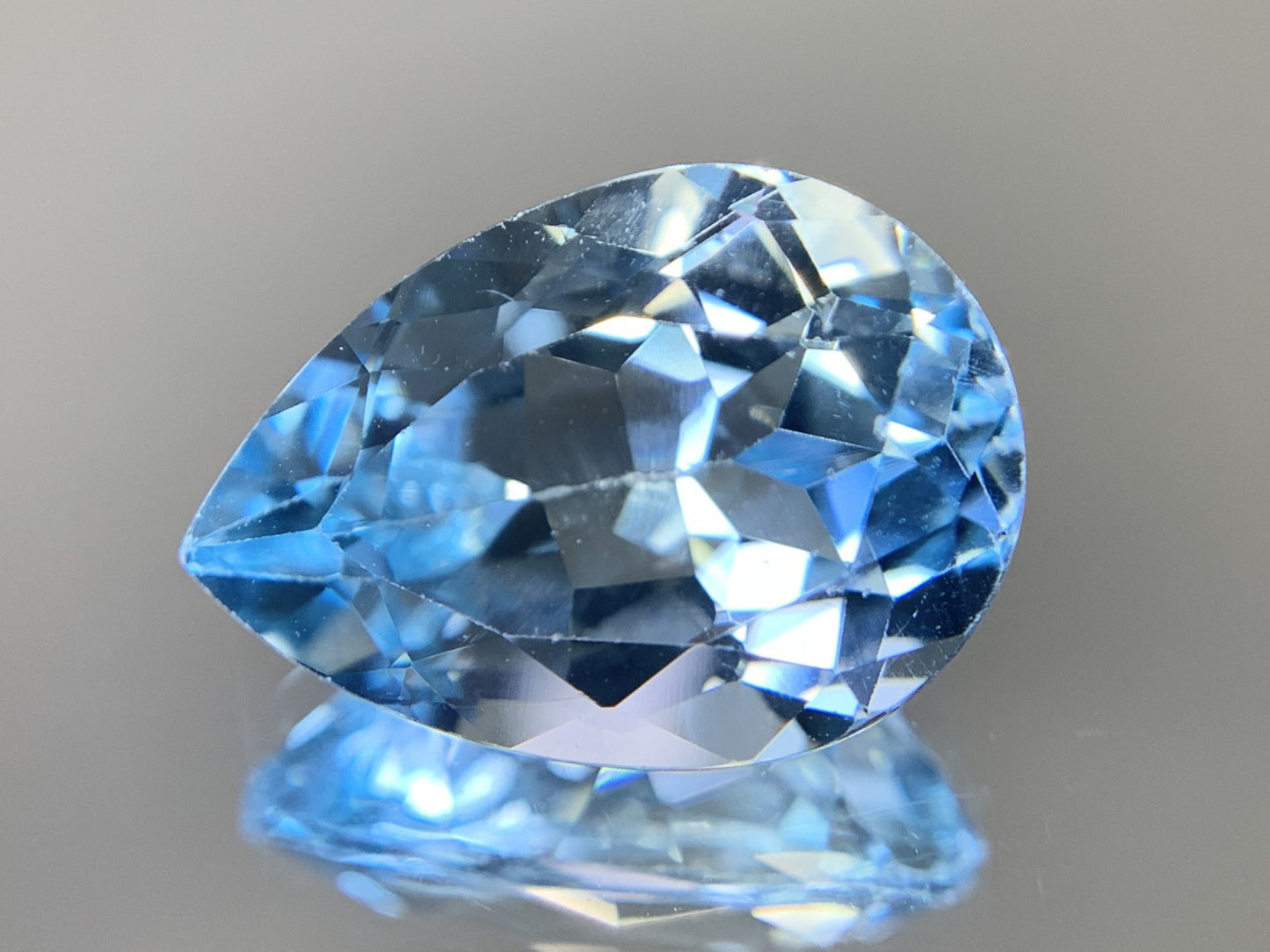 ブルートパーズ 天然 12.308ct 宝石ソーティング付き 16.9㎜×12.1㎜×8.7㎜ ルース（ 裸石 ） 6673Y