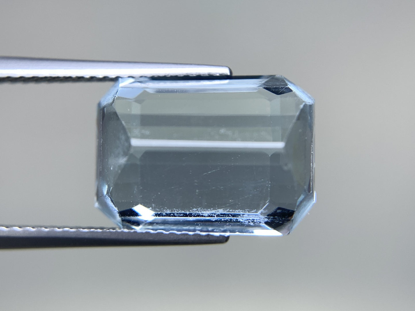 ブルートパーズ 13.722ct 宝石ソーティング付き 15.1㎜×10.9㎜×8.0㎜ 天然 ルース（ 裸石 ） 4459Y
