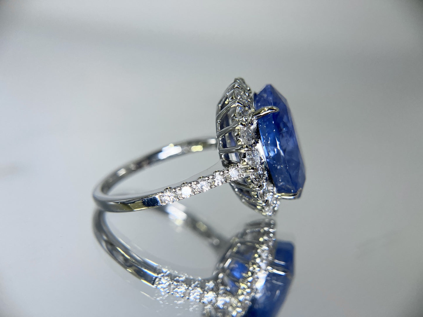 サファイア 10.05ct スリランカ産 Sri Lanka 非加熱 No Heat GRS鑑別書 D1.00ct PT900 7.8g 指輪 (JP12号) サイズ直し承ります。 2142S