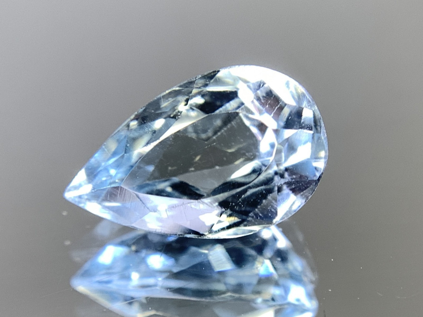 ブルートパーズ 2.865ct 宝石ソーティング付き 11.1㎜×6.8㎜×5.3㎜ 天然 ルース（ 裸石 ） 4457Y