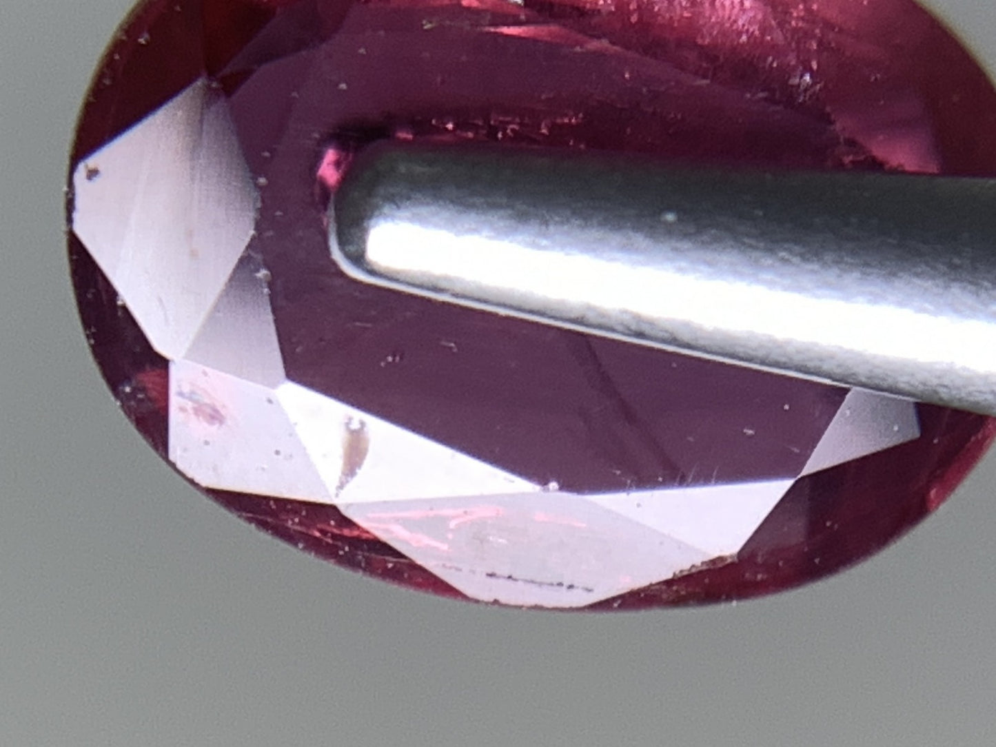 ルビー  天然  1.010ct  中央宝石ソーティング付き  7.18㎜×5.43㎜×2.40㎜   ルース（ 裸石 ） 5660Y
