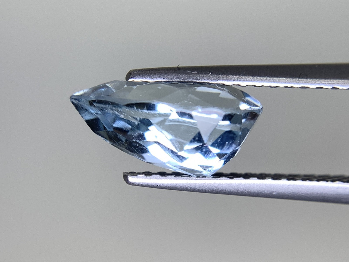 ブルートパーズ 2.865ct 宝石ソーティング付き 11.1㎜×6.8㎜×5.3㎜ 天然 ルース（ 裸石 ） 4457Y