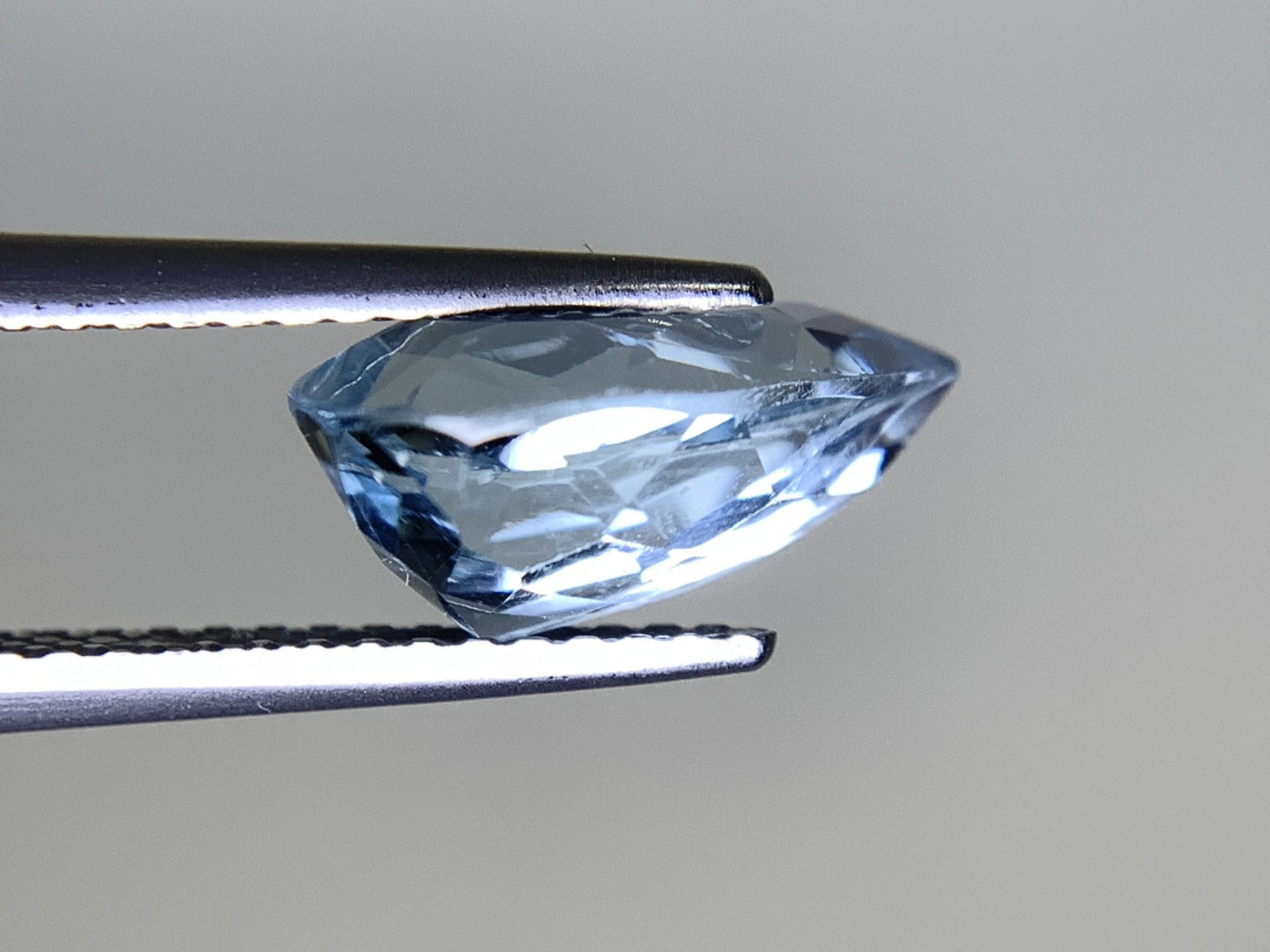 ブルートパーズ 2.865ct 宝石ソーティング付き 11.1㎜×6.8㎜×5.3㎜ 天然 ルース（ 裸石 ） 4457Y
