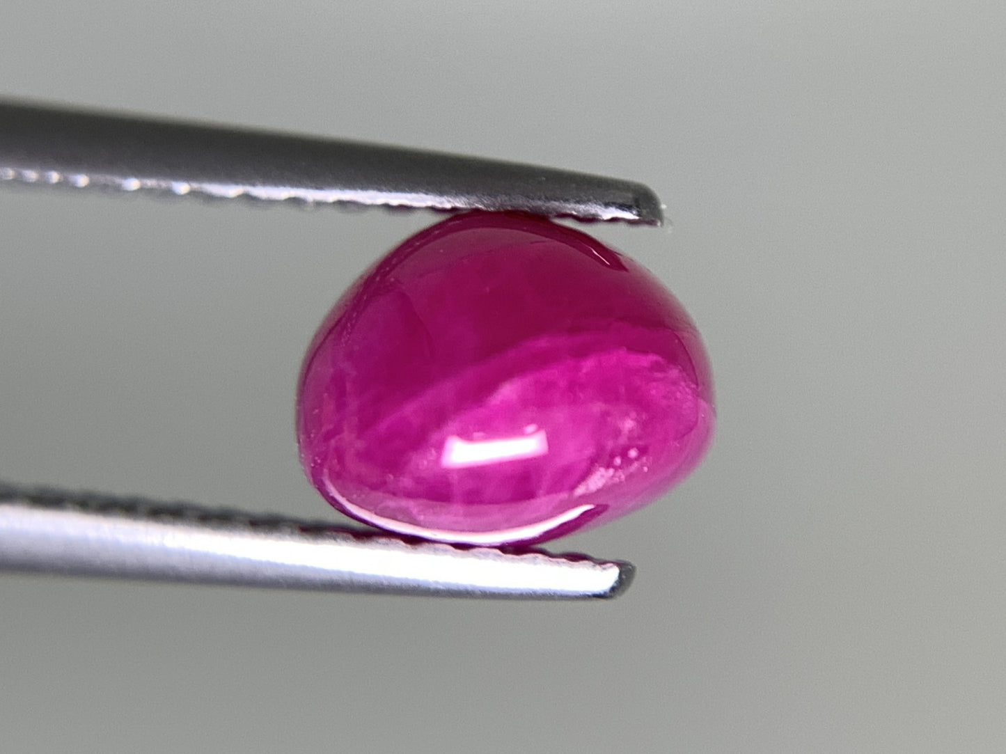 ルビー 天然 3.662ct 宝石ソーティング付き 9.0㎜×6.9㎜×5.4㎜ ルース（ 裸石 ） 7487Y