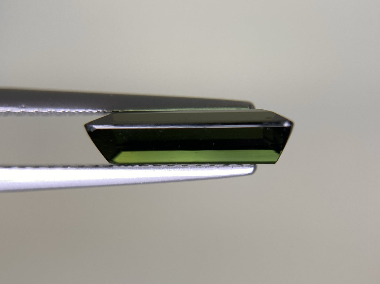 グリーントルマリン 3.158ct 宝石ソーティング付き 11.9㎜×7.5㎜×3.2㎜ 天然 ルース（ 裸石 ） 4693Y