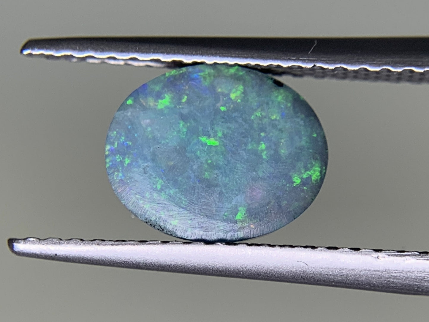 ブラックオパール　1.132ct　宝石ソーティング付き　8.6㎜×6.9㎜×2.7㎜　 ルース（ 裸石 ）　 1801Y