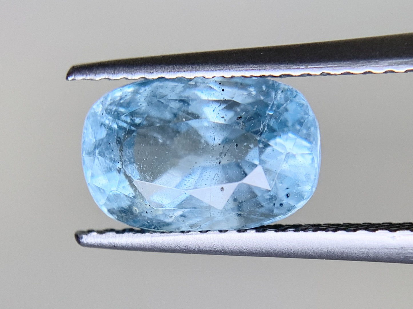 アクアマリン 天然 3.227ct 宝石ソーティング付き 10.6㎜×6.9㎜×6.8㎜ ルース（ 裸石 ） 6704Y