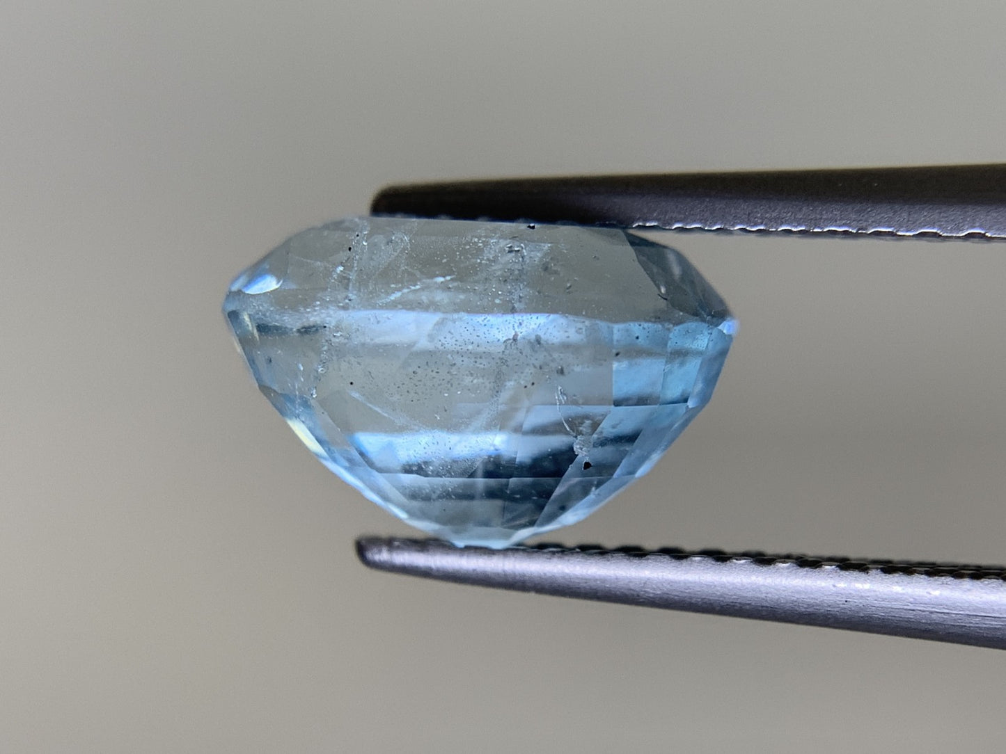 アクアマリン 天然 3.227ct 宝石ソーティング付き 10.6㎜×6.9㎜×6.8㎜ ルース（ 裸石 ） 6704Y