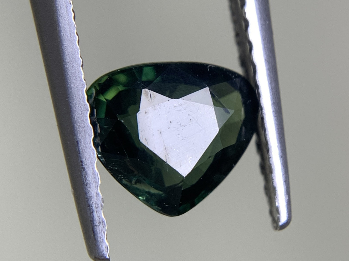 グリーンサファイア 1.080ct 宝石ソーティング付き 6.8㎜×5.8㎜×2.9㎜ 天然 ルース（ 裸石 ） 4500Y