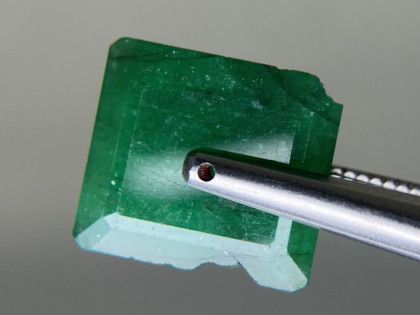 エメラルド 天然 2.403ct 宝石ソーティング付き 10.2㎜×9.2㎜×2.5㎜ ルース（ 裸石 ） 6511YY