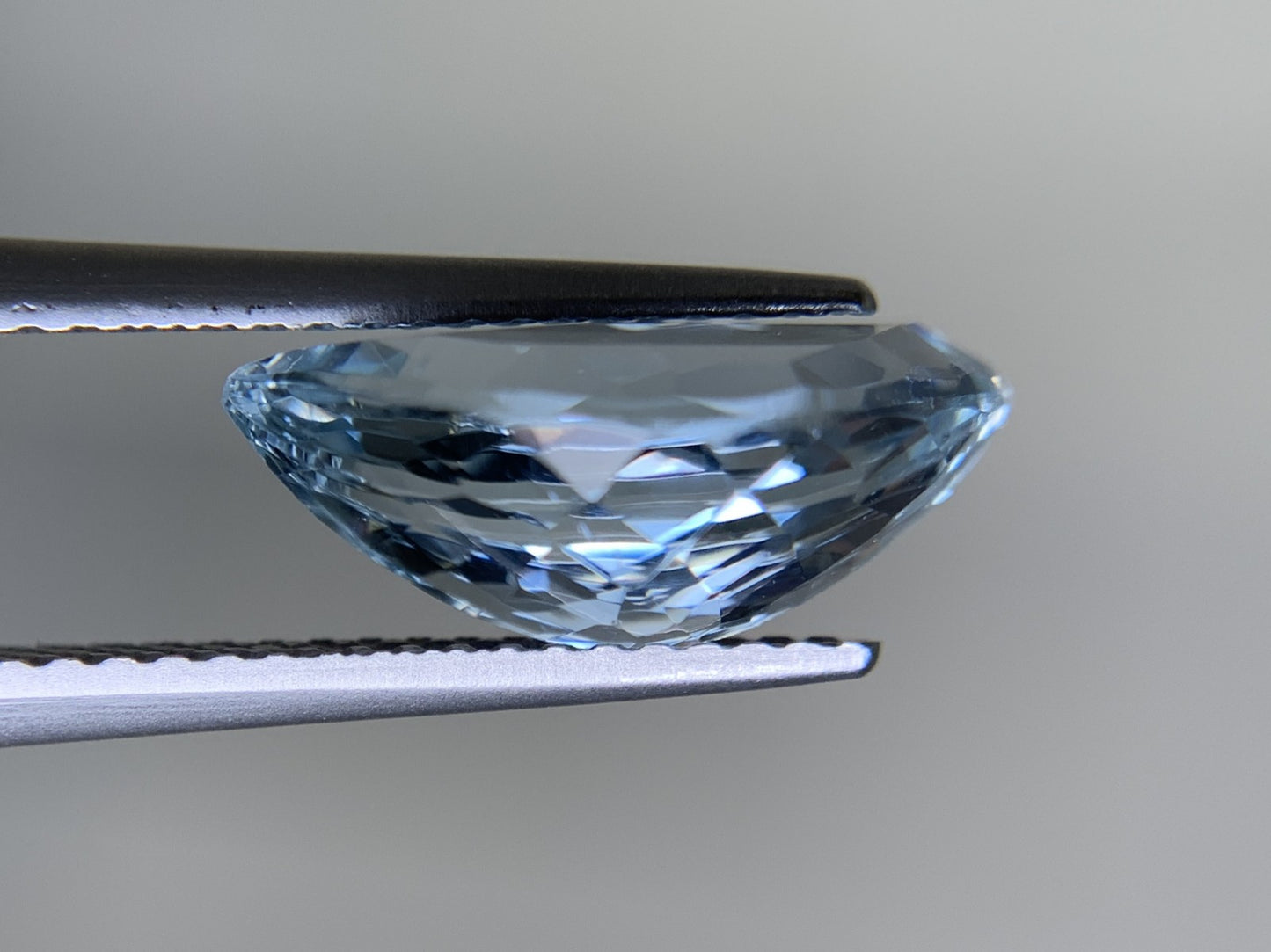アクアマリン 天然 4.078ct 宝石ソーティング付き 13.8㎜×9.1㎜×5.9㎜ ルース（ 裸石 ） 6663Y