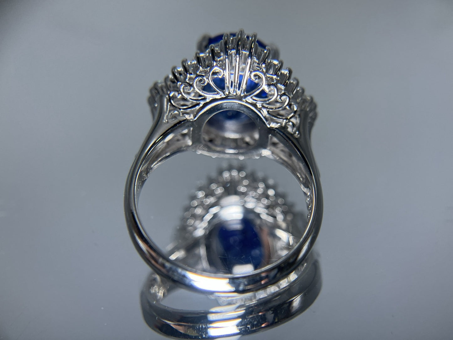 サファイア 非加熱 ロイヤルブルー スリランカ産 S6.95ct  AIGS鑑別書付き  リング（指輪） D0.79ct  PT900  11.4g 3221S