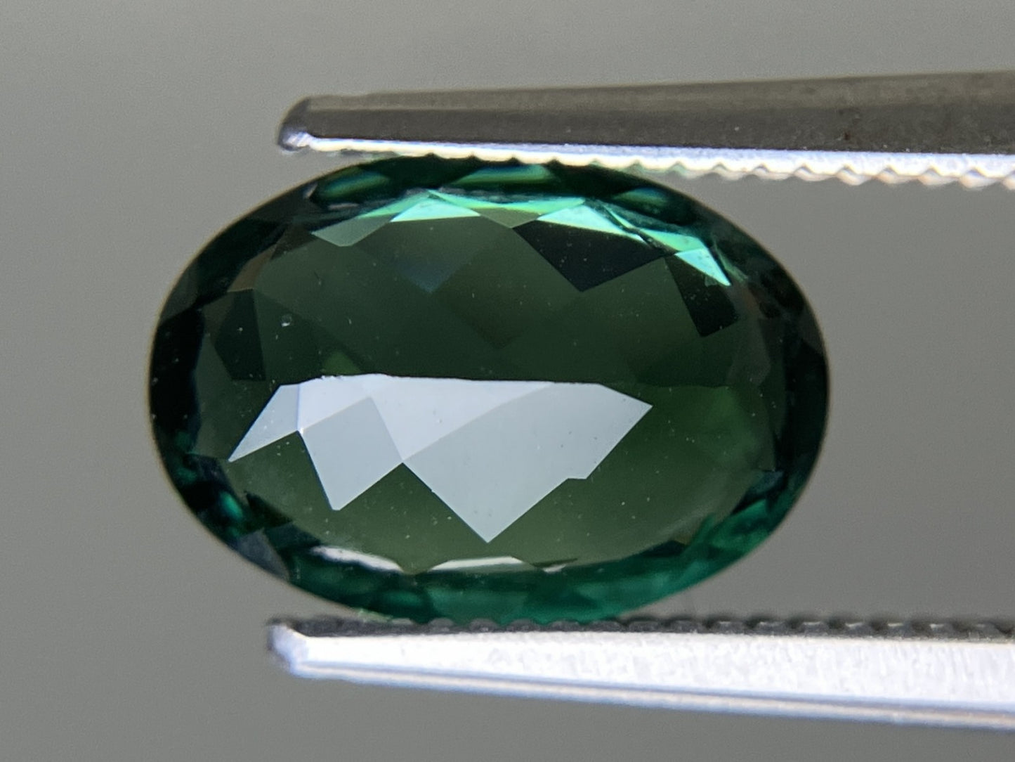 グリーントルマリン 天然 2.107ct 宝石ソーティング付き 10.0㎜×7.0㎜×4.2㎜ ルース（ 裸石 ） 6483YY