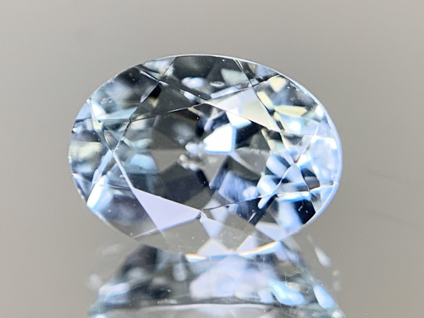 アクアマリン 天然 1.168ct 宝石ソーティング付き 7.9㎜×6.0㎜×4.5㎜ ルース（ 裸石 ） 6665Y