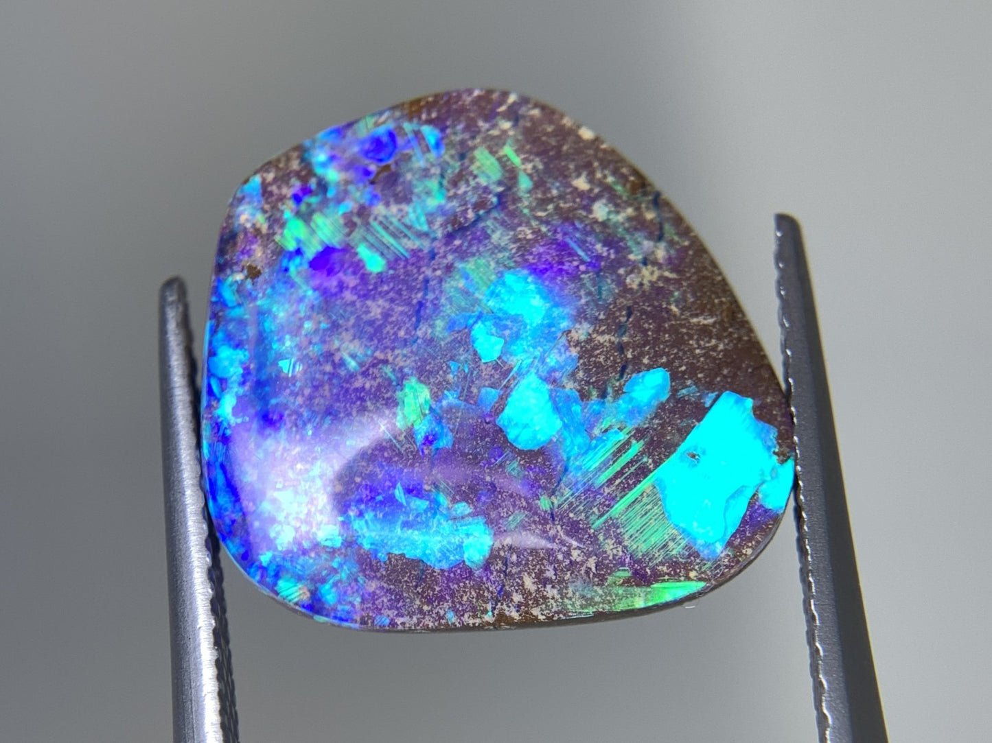 ボルダーオパール 天然  9.265ct  宝石ソーティング付き  15.6㎜×15.0㎜×5.8㎜ ルース（ 裸石 ）  5638Y