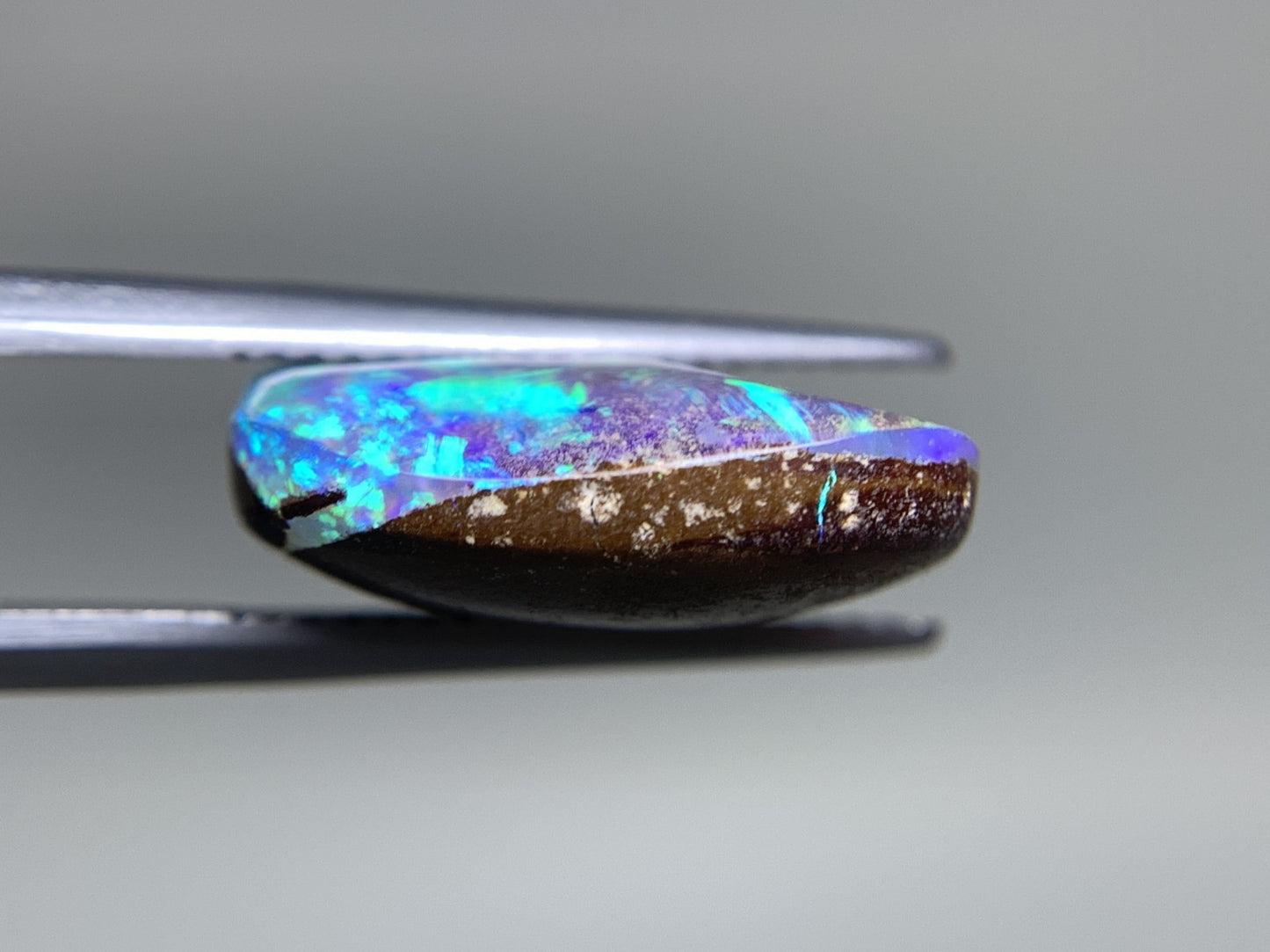 ボルダーオパール 天然  9.265ct  宝石ソーティング付き  15.6㎜×15.0㎜×5.8㎜ ルース（ 裸石 ）  5638Y