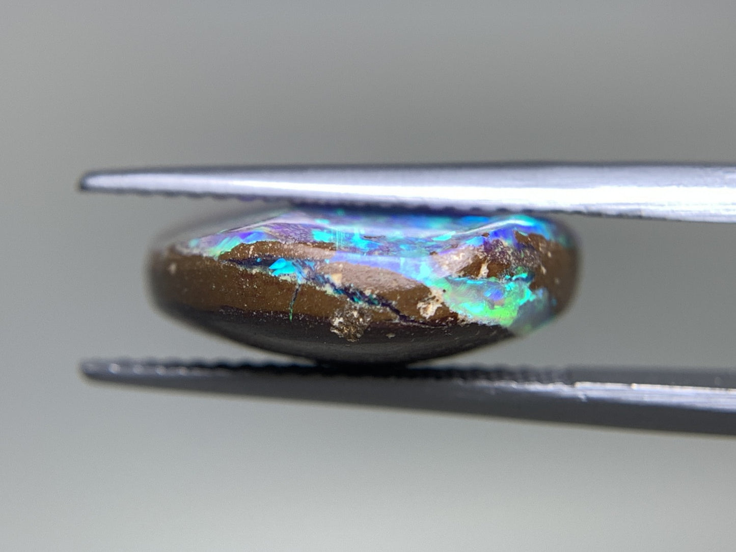 ボルダーオパール 天然  9.265ct  宝石ソーティング付き  15.6㎜×15.0㎜×5.8㎜ ルース（ 裸石 ）  5638Y