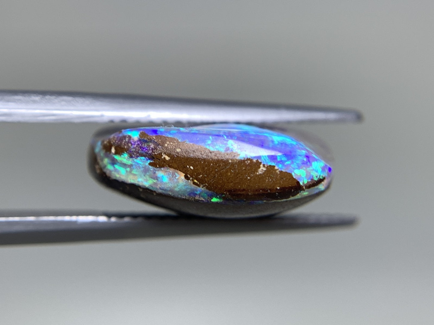 ボルダーオパール 天然  9.265ct  宝石ソーティング付き  15.6㎜×15.0㎜×5.8㎜ ルース（ 裸石 ）  5638Y