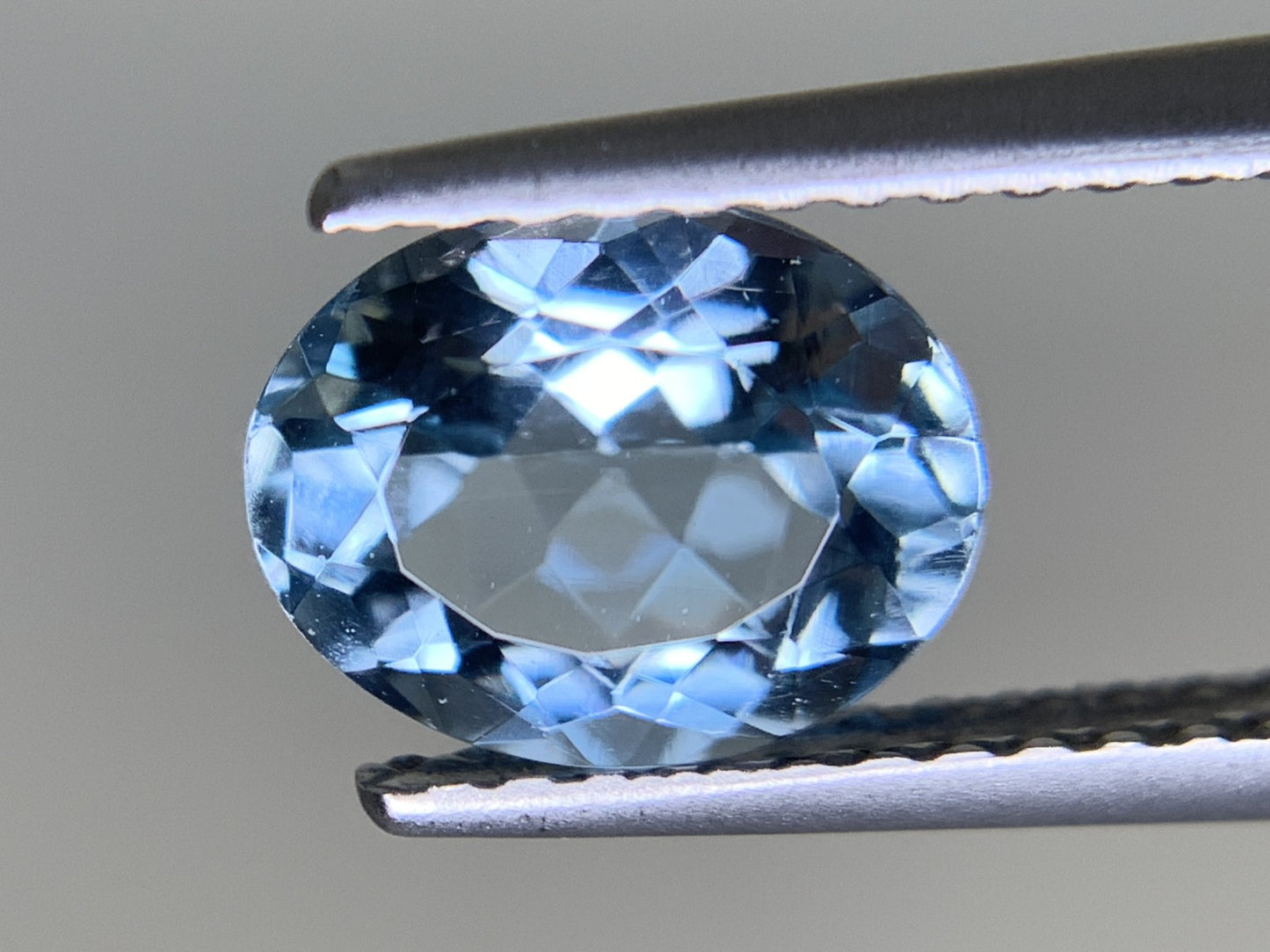 アクアマリン 天然 1.198ct 宝石ソーティング付き 8.0㎜×6.3㎜×4.1㎜ ルース（ 裸石 ） 6666Y