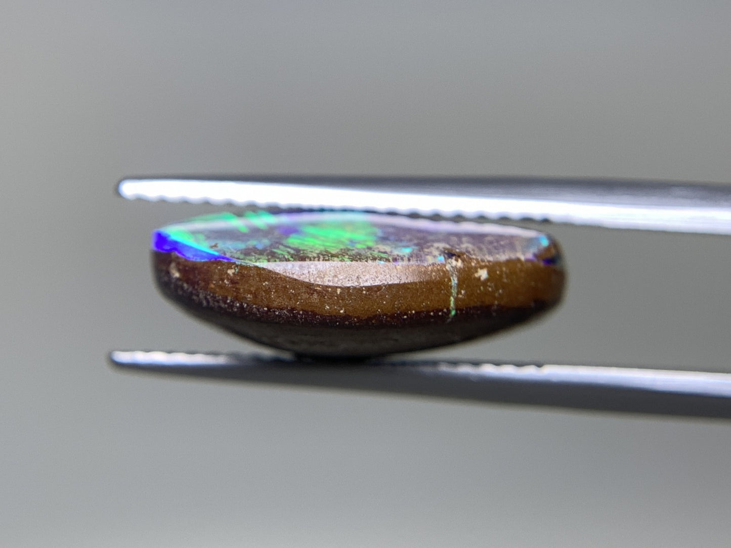 ボルダーオパール 天然  9.265ct  宝石ソーティング付き  15.6㎜×15.0㎜×5.8㎜ ルース（ 裸石 ）  5638Y