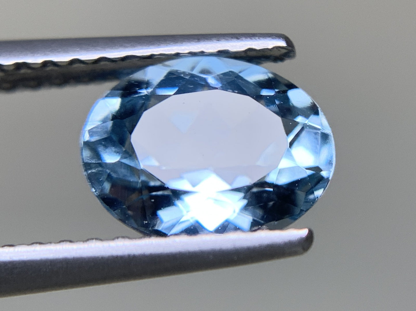 アクアマリン 天然 1.198ct 宝石ソーティング付き 8.0㎜×6.3㎜×4.1㎜ ルース（ 裸石 ） 6666Y