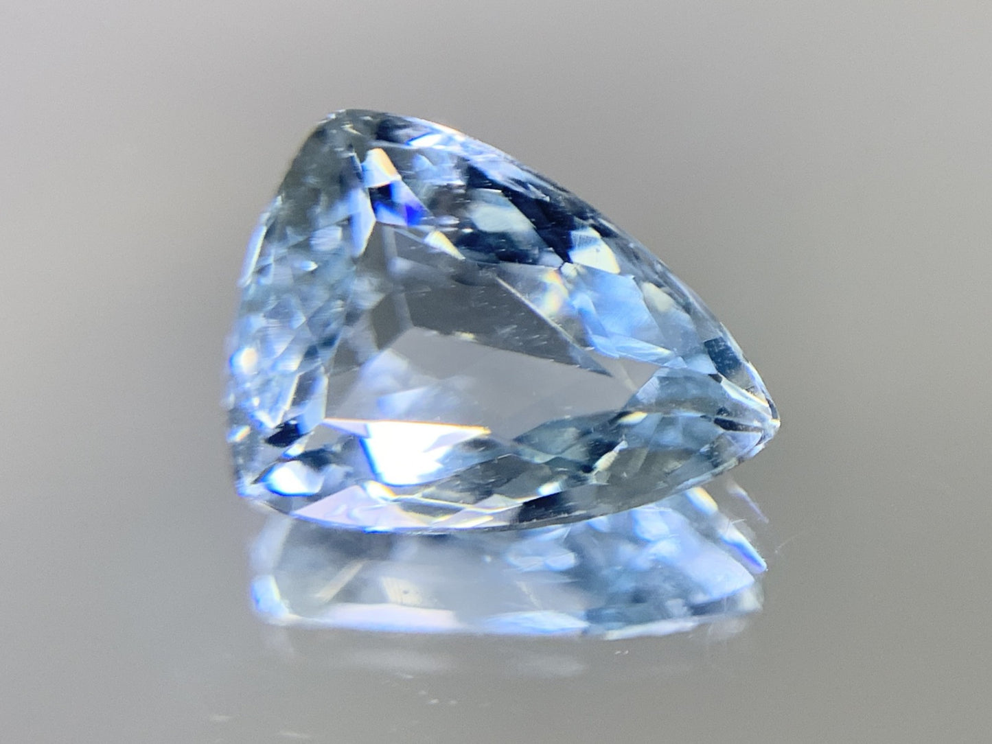アクアマリン　3.225ct　宝石ソーティング付き　11.81㎜×8.94㎜×5.44㎜　 ルース（ 裸石 ）　 1788Y
