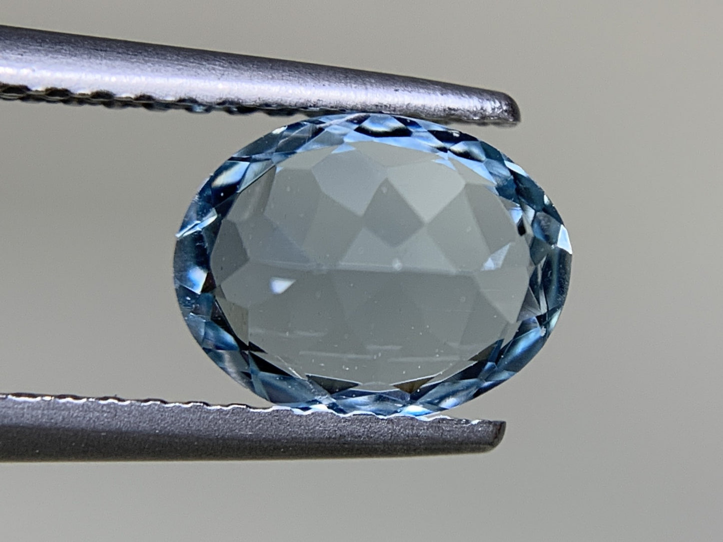 アクアマリン 天然 1.198ct 宝石ソーティング付き 8.0㎜×6.3㎜×4.1㎜ ルース（ 裸石 ） 6666Y