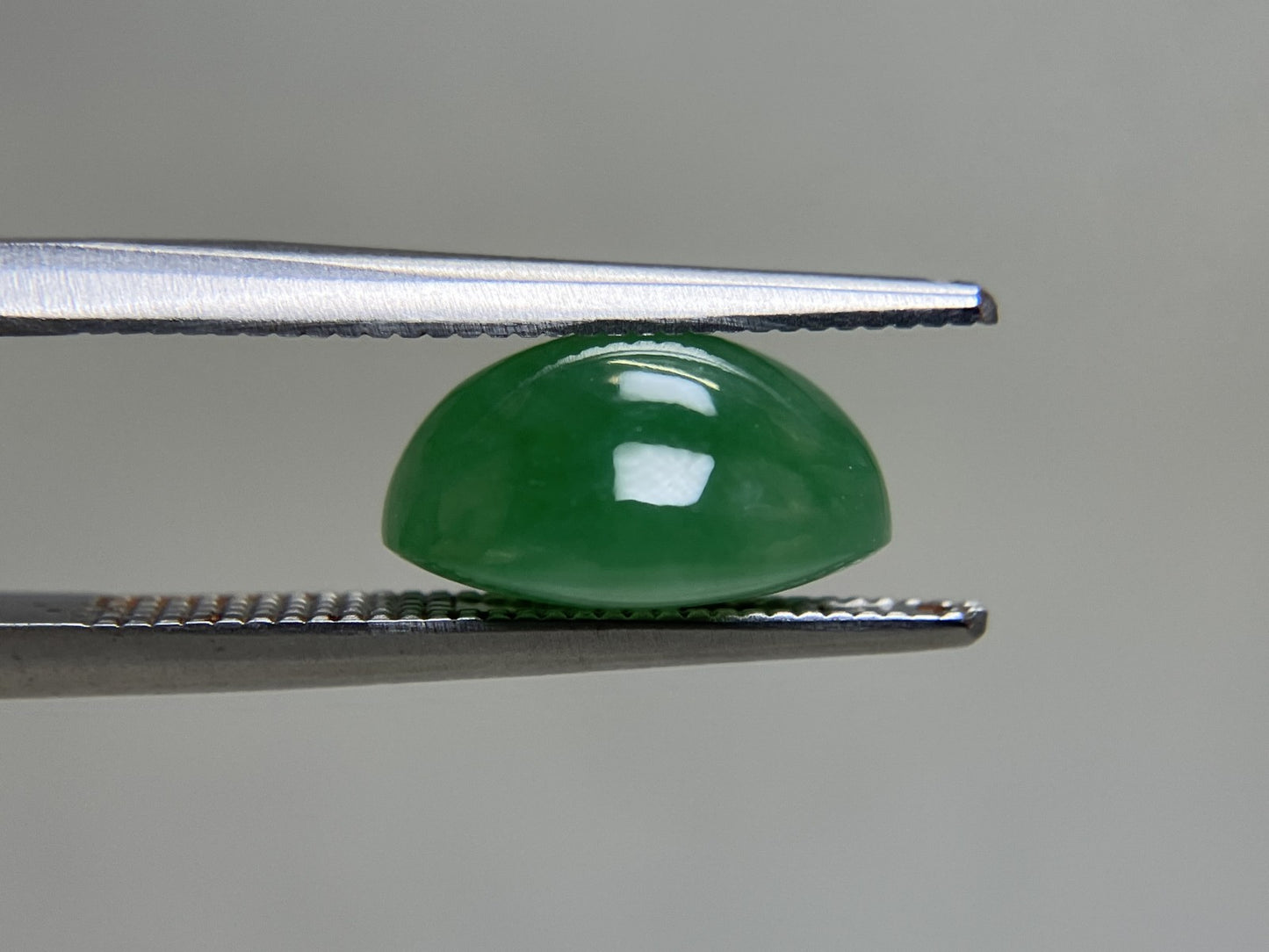 ひすい（ヒスイ 翡翠） 天然 4.638ct 宝石ソーティング付き 10.7㎜×8.4㎜×5.7㎜ ルース（ 裸石 ） 6341YY