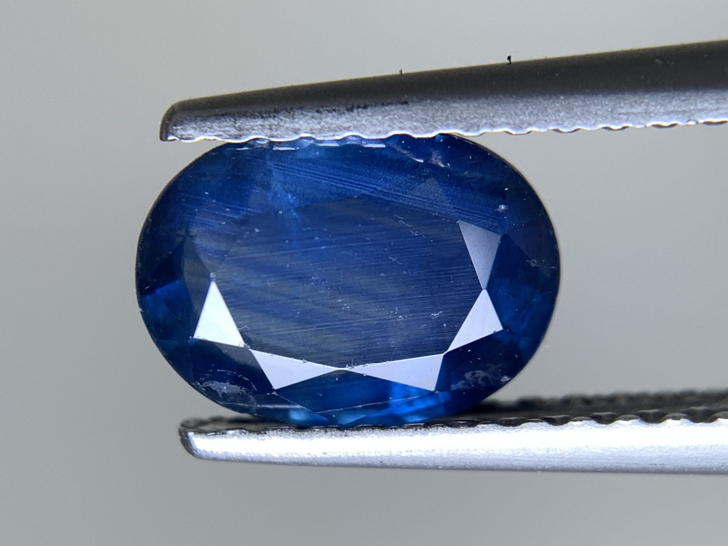 サファイア 天然 1.596ct 宝石ソーティング付き 7.7㎜×5.8㎜×3.2㎜ ルース（ 裸石 ） 7535Y